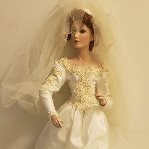 Vintage Collectible Elegant Wedding Porceain doll